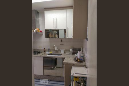 Cozinha de apartamento para alugar com 2 quartos, 60m² em Vila Constança, São Paulo