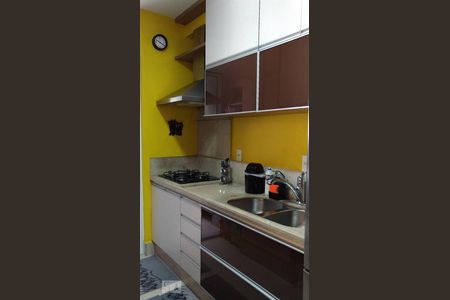 Apartamento à venda com 72m², 2 quartos e 1 vagaCozinha