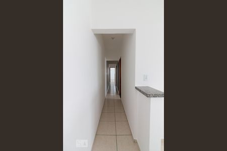 Corredor de casa para alugar com 3 quartos, 125m² em Jardim Santa Cecília, Guarulhos