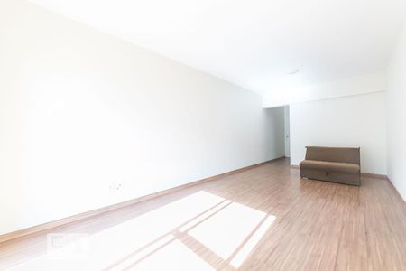 Apartamento para alugar com 78m², 2 quartos e 1 vagaSala