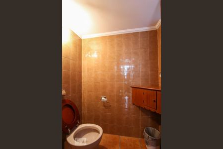 Casa à venda com 300m², 5 quartos e 3 vagas Casa à venda com 300m², 5 quartos e 3 vagasLavabo