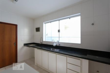 Casa à venda com 300m², 5 quartos e 3 vagas Casa à venda com 300m², 5 quartos e 3 vagasCozinha