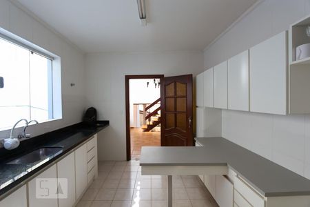 Casa à venda com 300m², 5 quartos e 3 vagas Casa à venda com 300m², 5 quartos e 3 vagasCozinha