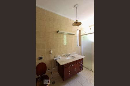 Casa à venda com 300m², 5 quartos e 3 vagas Casa à venda com 300m², 5 quartos e 3 vagasBanheiro da suíte