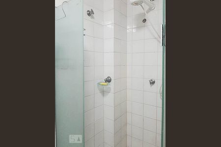 Banheiro de apartamento para alugar com 1 quarto, 44m² em Ribeira, Rio de Janeiro