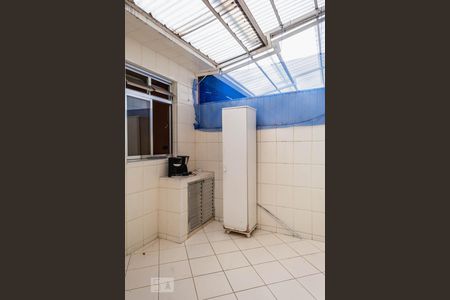 Casa à venda com 185m², 2 quartos e 1 vagaQuintal dos fundos