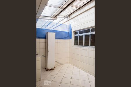 Casa à venda com 185m², 2 quartos e 1 vagaQuintal dos fundos