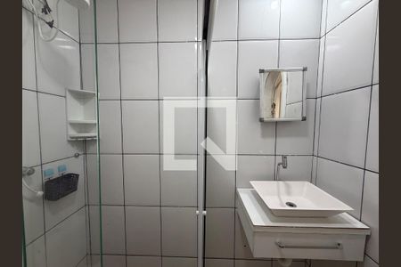Banheiro  de kitnet/studio para alugar com 1 quarto, 45m² em Anil, Rio de Janeiro
