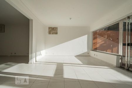 Casa para alugar com 500m², 3 quartos e 6 vagasSala