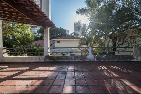 Casa à venda com 500m², 3 quartos e 6 vagasChurrasqueira