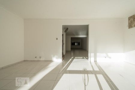 Casa à venda com 500m², 3 quartos e 6 vagasSala