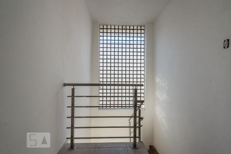 Casa à venda com 500m², 3 quartos e 6 vagasEscada