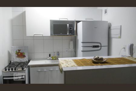 Cozinha de kitnet/studio à venda com 1 quarto, 24m² em Vila Campanela, São Paulo