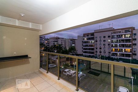 Apartamento para alugar com 85m², 2 quartos e 1 vagaVaranda