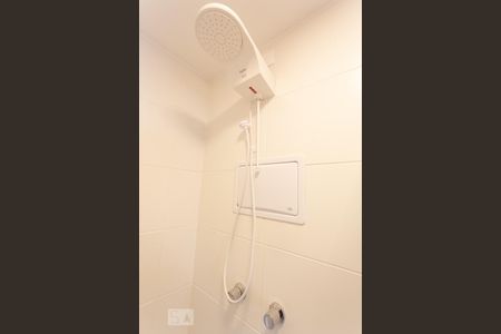 Banheiro de kitnet/studio para alugar com 1 quarto, 25m² em Cerqueira César, São Paulo