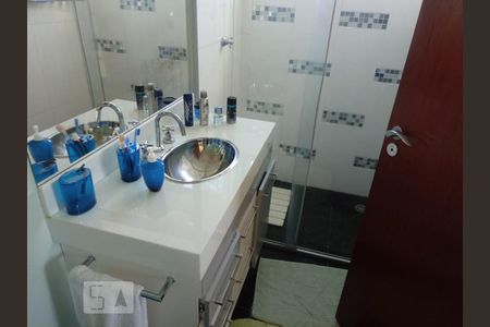 Apartamento à venda com 186m², 4 quartos e 4 vagasBanheiro social
