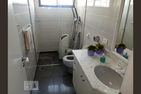 Apartamento à venda com 186m², 4 quartos e 4 vagasBanheiro social