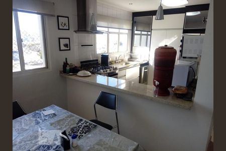 Apartamento à venda com 186m², 4 quartos e 4 vagasCozinha