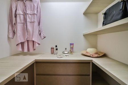 Apartamento para alugar com 120m², 3 quartos e 2 vagasCloset do quarto 2