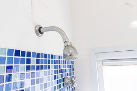 Casa de condomínio para alugar com 558m², 4 quartos e 4 vagas Casa de condomínio para alugar com 558m², 4 quartos e 4 vagasDetalhe do Banheiro da Suíte 3