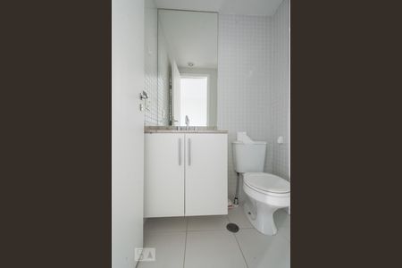 Banheiro de kitnet/studio para alugar com 1 quarto, 32m² em Cidade Monções, São Paulo