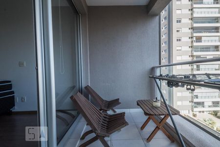 Studio para alugar com 32m², 1 quarto e 1 vaga Studio para alugar com 32m², 1 quarto e 1 vagaVaranda