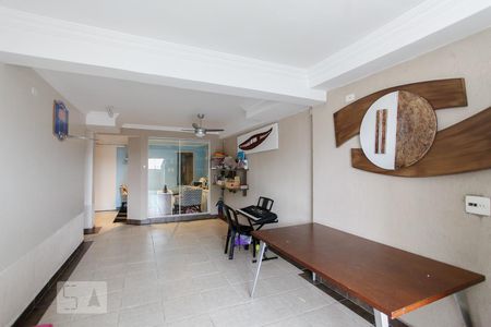 Casa à venda com 270m², 3 quartos e 2 vagasSalão de festas