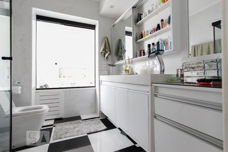 Casa à venda com 270m², 3 quartos e 2 vagasBanheiro da Suíte 3