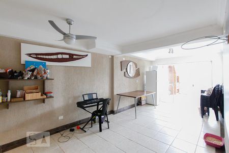 Casa à venda com 270m², 3 quartos e 2 vagasSalão de festas