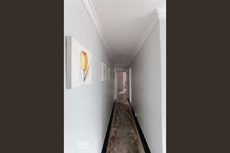 Casa à venda com 270m², 3 quartos e 2 vagasCorredor dos quartos