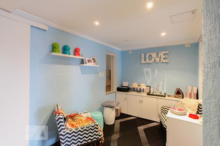 Casa à venda com 270m², 3 quartos e 2 vagasEscritório