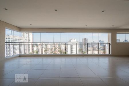 Apartamento para alugar com 213m², 3 quartos e 4 vagasVaranda