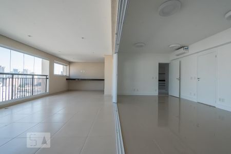 Apartamento para alugar com 213m², 3 quartos e 4 vagasVaranda