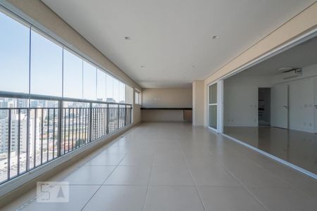 Apartamento para alugar com 213m², 3 quartos e 4 vagasVaranda