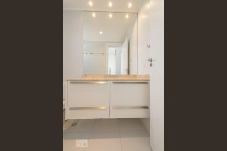 Apartamento para alugar com 213m², 3 quartos e 4 vagasBanheiro Suíte 2