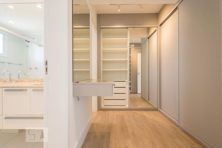 Apartamento para alugar com 213m², 3 quartos e 4 vagasCloset Suíte 3