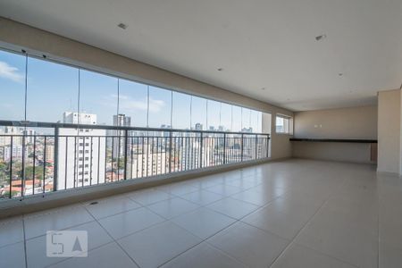 Apartamento para alugar com 213m², 3 quartos e 4 vagasVaranda