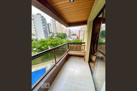 Apartamento à venda com 114m², 3 quartos e 2 vagasVaranda
