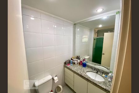 Apartamento à venda com 114m², 3 quartos e 2 vagasBanheiro da suíte