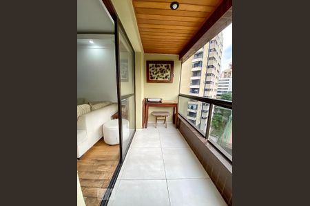 Apartamento à venda com 114m², 3 quartos e 2 vagasVaranda
