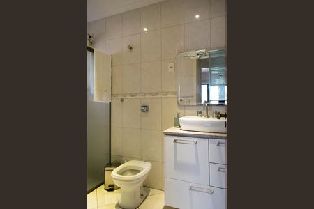 Casa à venda com 340m², 5 quartos e 6 vagasBANHEIRO