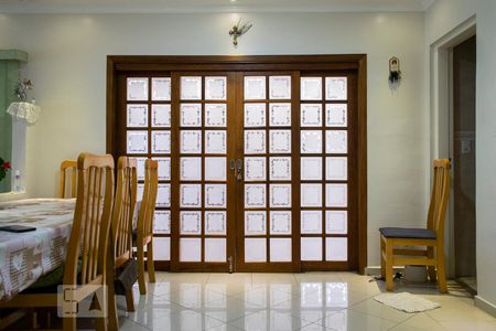 Casa à venda com 340m², 5 quartos e 6 vagasSALA