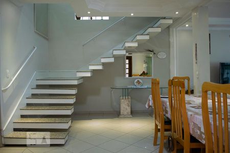 Casa à venda com 340m², 5 quartos e 6 vagasSALA