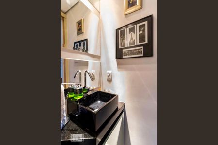 Apartamento à venda com 200m², 2 quartos e 3 vagasBanheiro 03