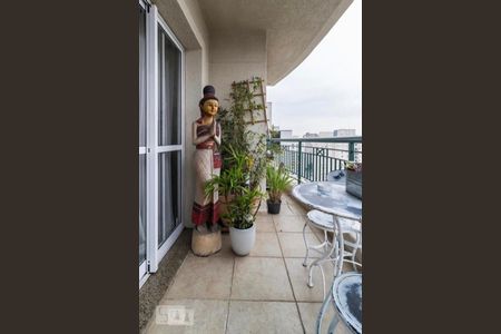 Apartamento à venda com 200m², 2 quartos e 3 vagasVaranda 01