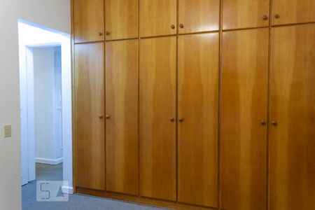 Apartamento à venda com 210m², 4 quartos e 2 vagasQuarto 4