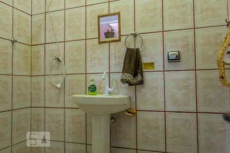 Casa à venda com 250m², 3 quartos e 3 vagasBanheiro 3