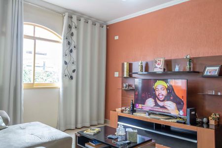 Sala de casa à venda com 3 quartos, 250m² em Parque Peruche, São Paulo