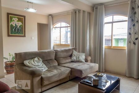 Sala de casa à venda com 3 quartos, 250m² em Parque Peruche, São Paulo