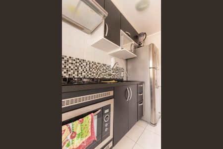 Cozinha de apartamento para alugar com 2 quartos, 45m² em Vila Santa Teresinha, São Paulo